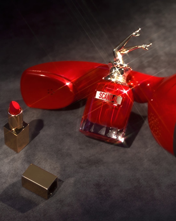 JPG SCANDAL PACKSHOTS 17 0209 Gorka Postigo