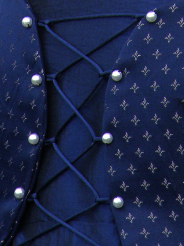 Detalj plavog kostima iz 1510 godine.jpg 30x40