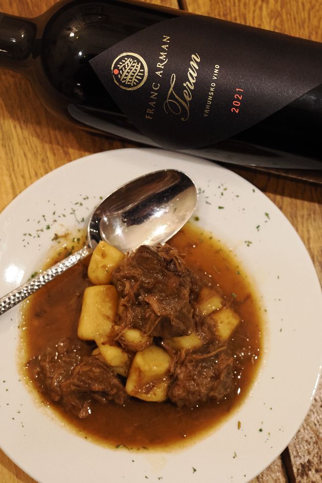 Franc Arman Teran Gulaš s njokima1