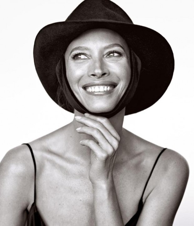 christy-turlington-by-mikael-jansson-for-wsj-magazine-march-2016-5-620x721