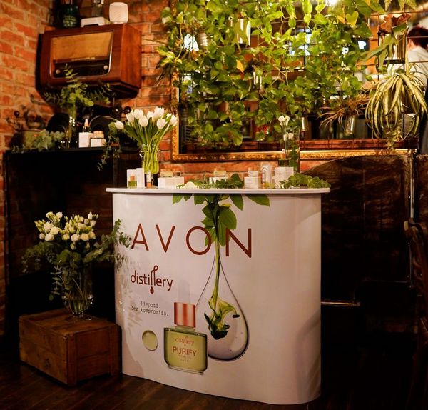 Avon Distillery event zeleni otok