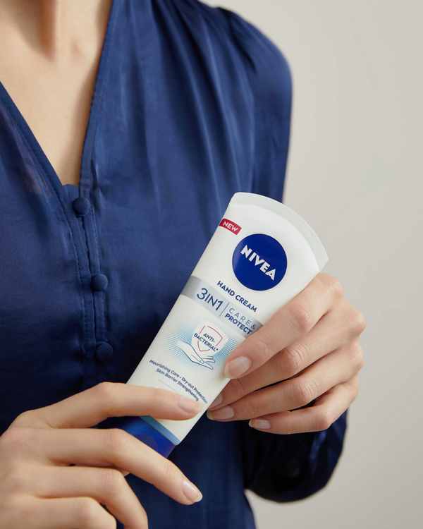 NIVEA 3 u 1 Care Protect krema za ruke2