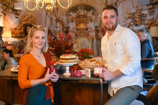 Uvijek Gladna i Hungry Mile