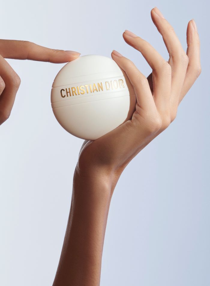 04 LES ADORABLES 2024 HAND CREAM CAUCASIAN 0700