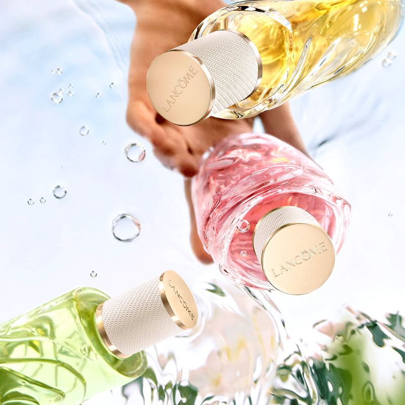 Lan fraw les o 2025 still life bottle in hand 1x1 rgb jpeg