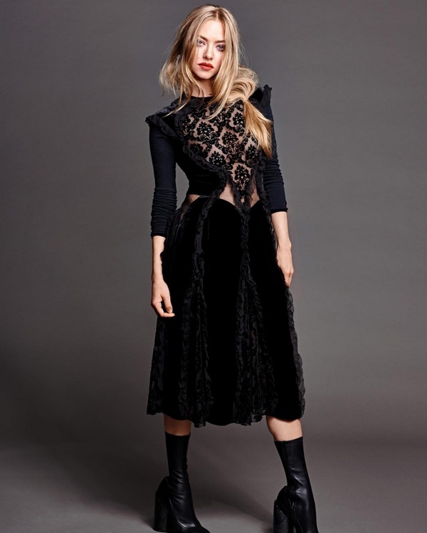 Amanda-Seyfried-Madame-Figaro-December-2015-Photoshoot05