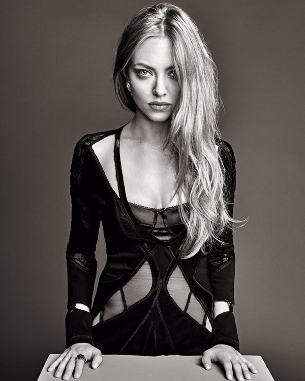 Amanda-Seyfried-Madame-Figaro-December-2015-Photoshoot07