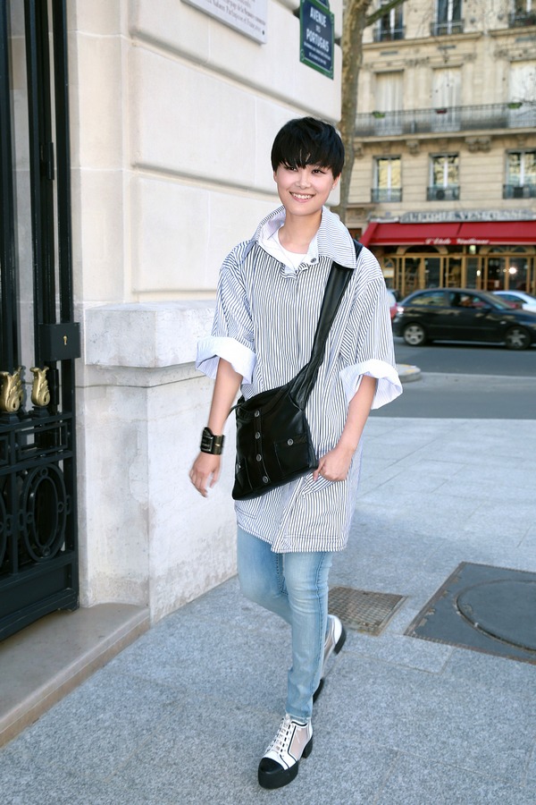 Chris Lee Girl CHANEL bag 03-2015