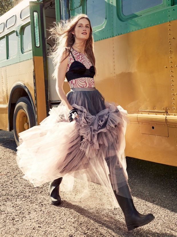 Vogue-US-March-2016-Carolyn-Murphy-Rianne-Van-Rompaey-Grace-Hartzel-Gary-Clark-Jr-by-Craig-McDean-0125-620x828