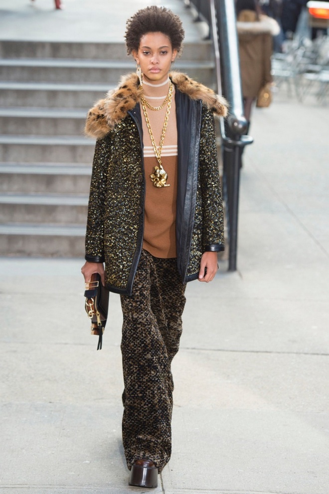 Marc Jacobs Fall Winter 2017 Runway01
