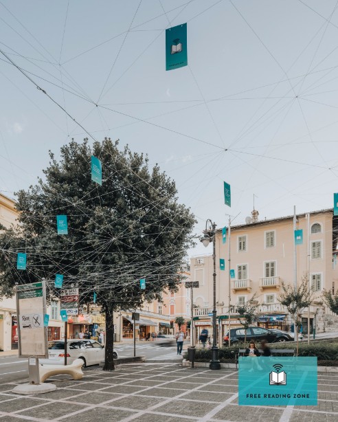 Opatija FRZ instalacija 003 s logom