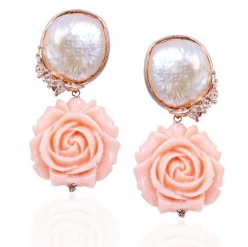 Srebrne pobakrene naušnice s biserima i koraljnom pastom 963 kn zlatarne Zaks 1 cr