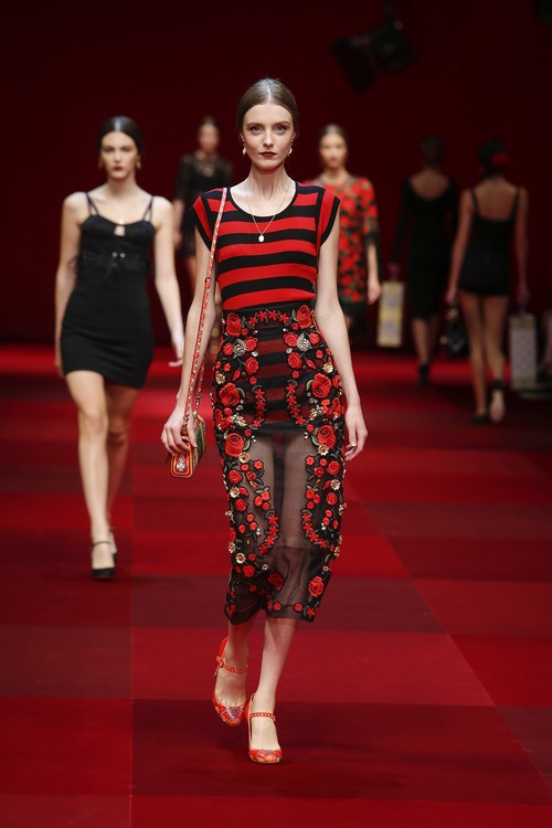 6 dolce-and-gabbana-summer-2015-women-fashion-show-runway-034