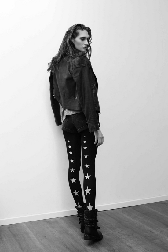 Zohara Art on tights11