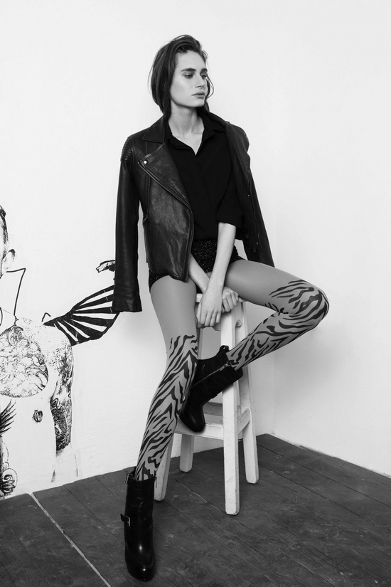 Zohara Art on tights7