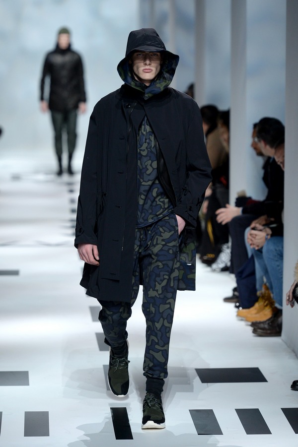 533437873FB00011 Y 3 Runway