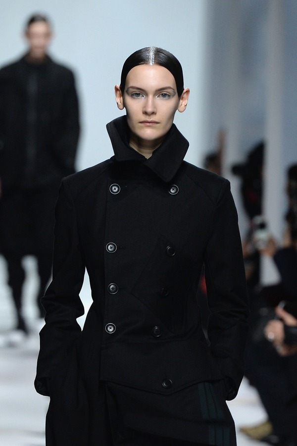 533437873FB00059 Y 3 Runway