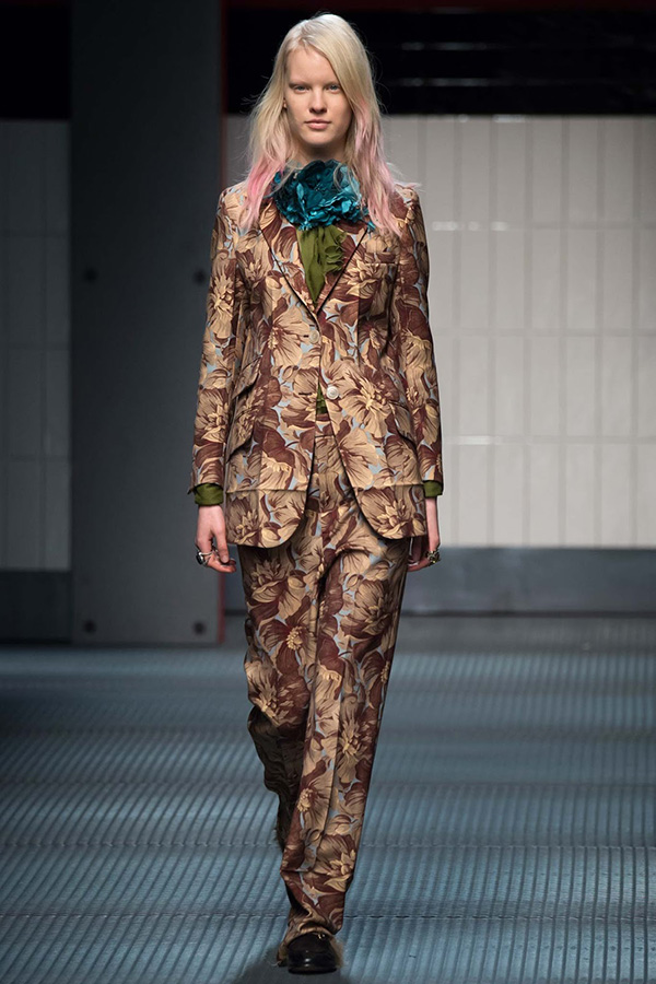 Gucci-Womens-FW15-Catwalk-Show-22