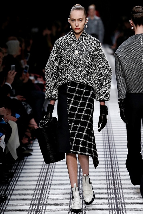 balenciaga-fall-winter-2015-runway06