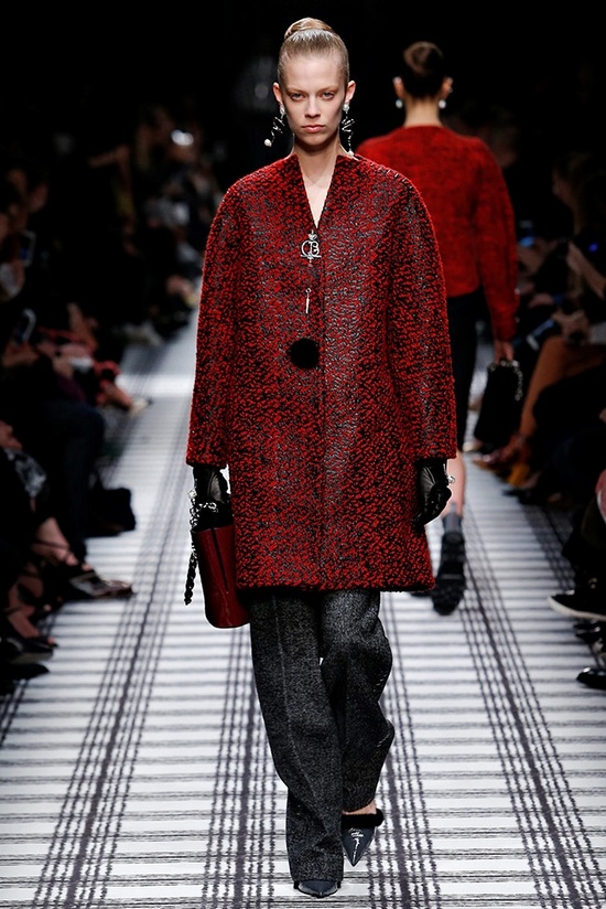 balenciaga-fall-winter-2015-runway09