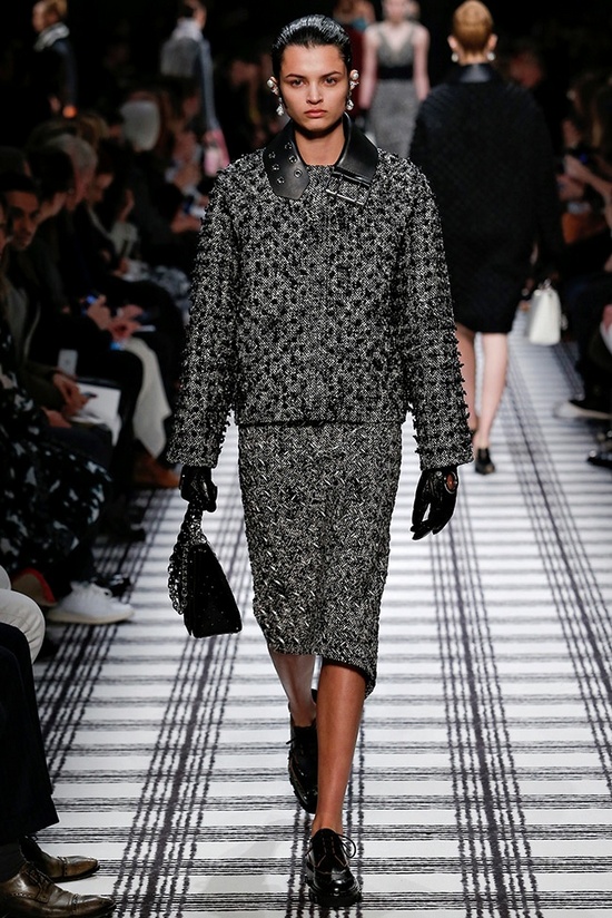 balenciaga-fall-winter-2015-runway24