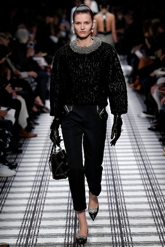 balenciaga-fall-winter-2015-runway28