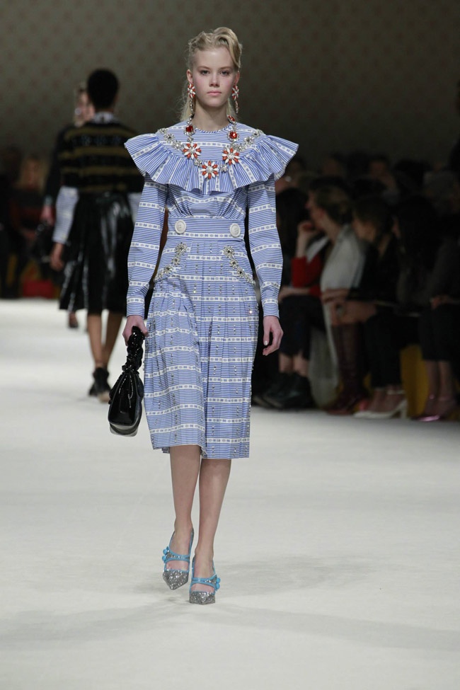 miu-miu-fall-winter-2015-runway37