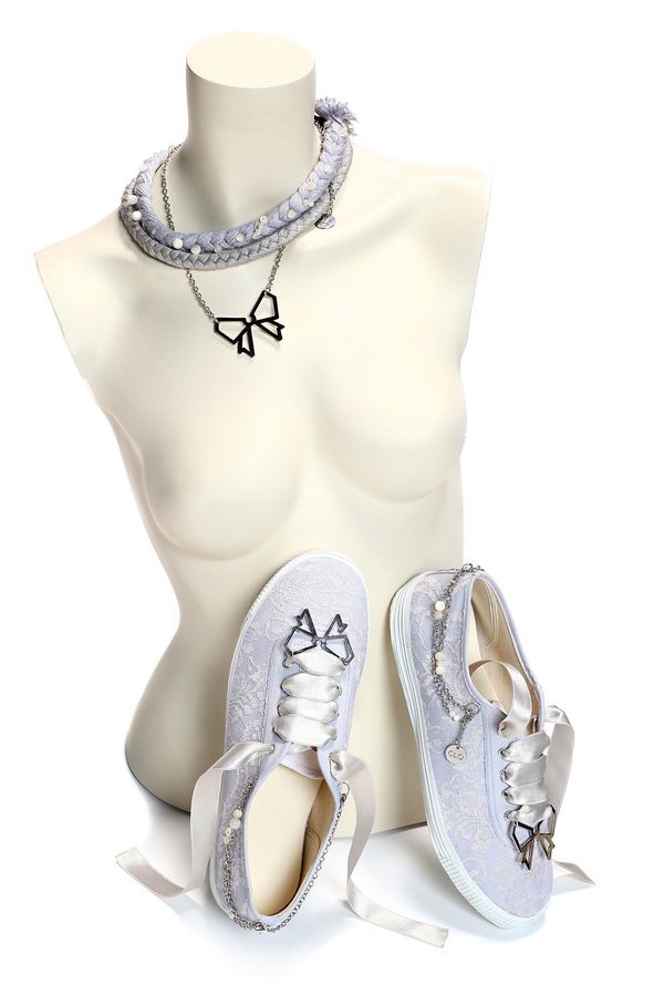 SHUZ sive tenke-torzo