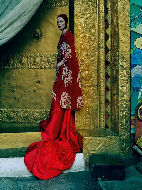 karen-elson-tim-walker-british-vogue-may-2015-01