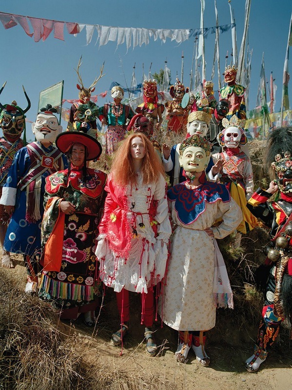 karen-elson-tim-walker-british-vogue-may-2015-02