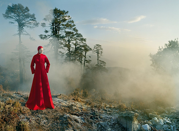karen-elson-tim-walker-british-vogue-may-2015-07