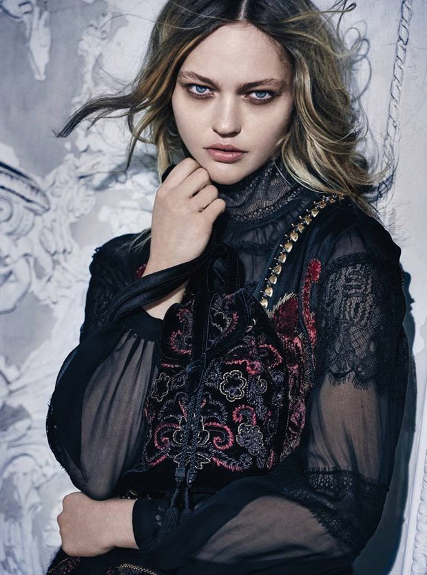 Sasha-Pivovarova-Alberta-Ferretti-FW15-04-620x836-620x836