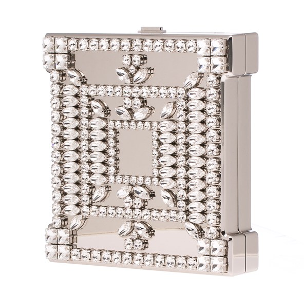 BORLA MIRROR-manolo-blahnik-vogue-24july15-pr b 592x888 cr