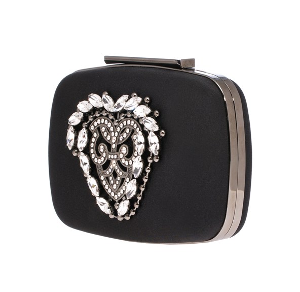 KANA BLACK-manolo-blahnik-vogue-24july15-pr b 592x888 cr