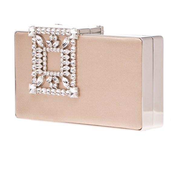 LAKA BEIGE-manolo-blahnik-vogue-24july15-pr  592x888 cr