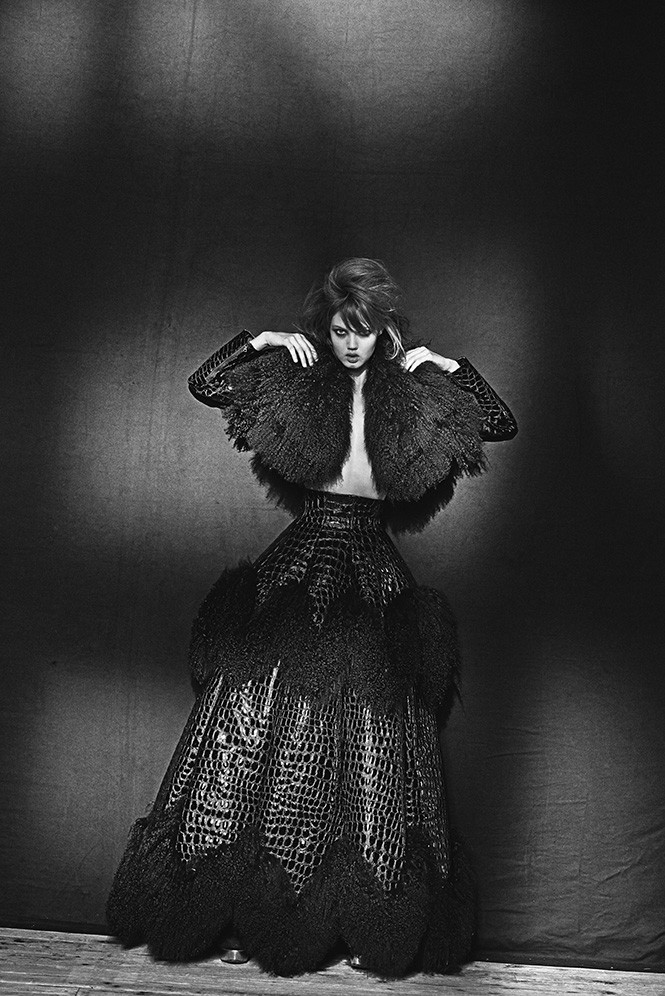 Countdown-to-Alaia-fragrance-at-Saks-Peter-Lindburgh-Lindsey-Wixson-Saks-POV-4