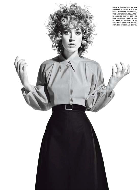 Raquel-Zimmermann-Vogue-Italia-March-2011-4