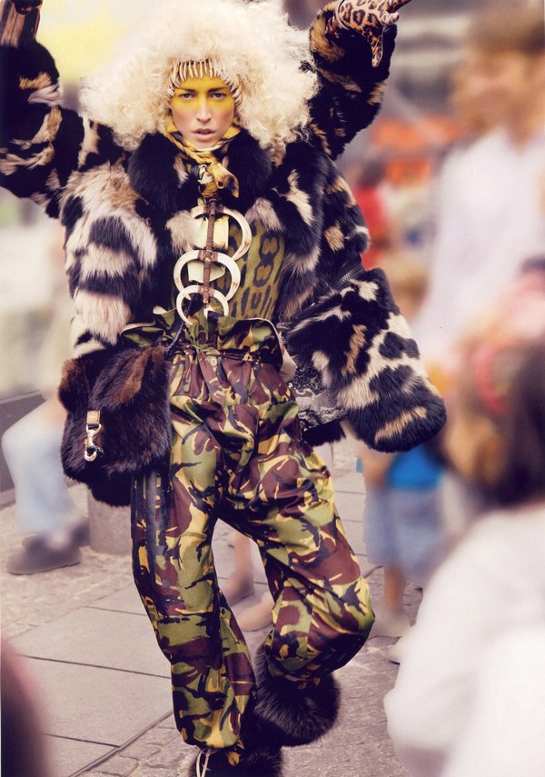 raquel-zimmermann-by-inez-van-lamsweerde-vinoodh-matadin-for-vogue-paris-november-2009-1