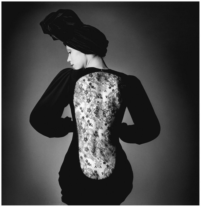 Photo Jeanloup Sieff Marina Schiano dress Yves Saint Laurent Paris French Vogue 1970