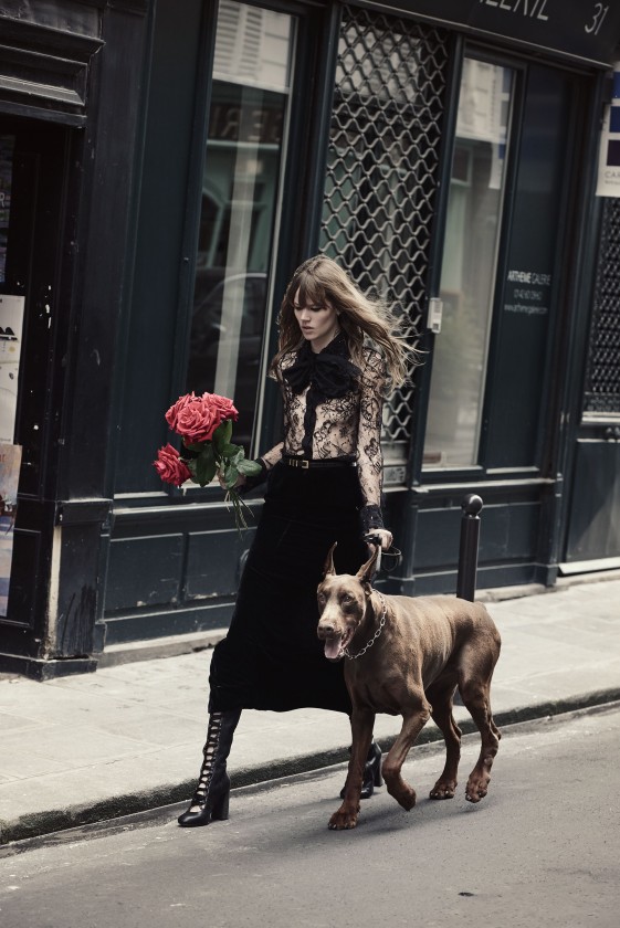 W-Magazine-November-2015-Lara-Stone-and-Freja-Beha-Erichsen-03-561x840