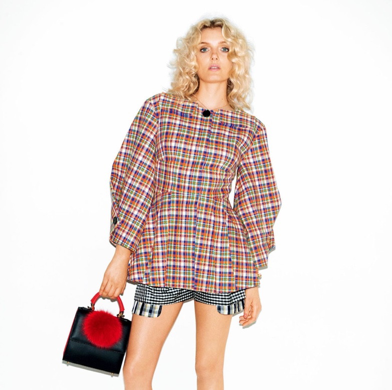 Lily-Donaldson-Vogue-Japan-January-2016-Editorial06 cr