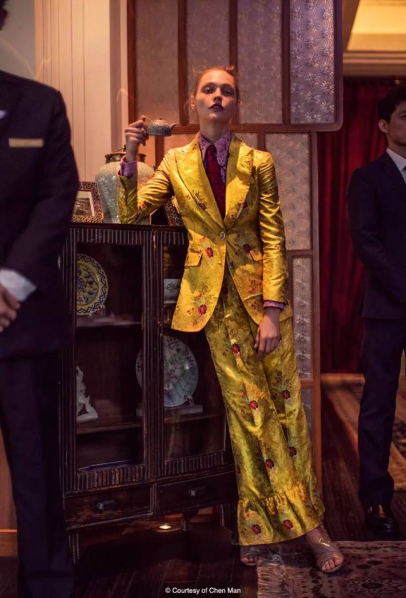 anja-rubik-sasha-pivovarova-by-chen-man-for-vogue-china-february-2016-10-570x840