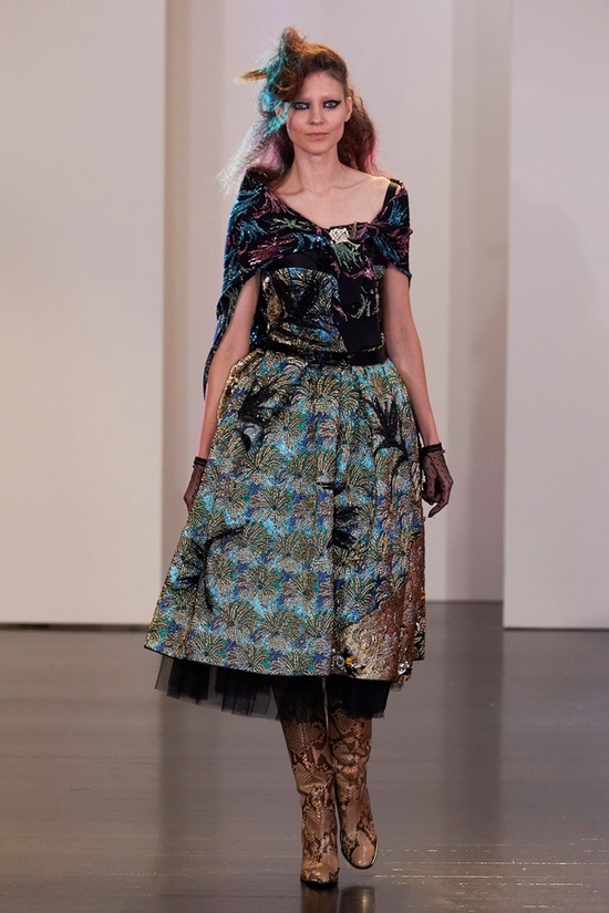 Marc-Jacobs-Resort-2017-Runway-Show10