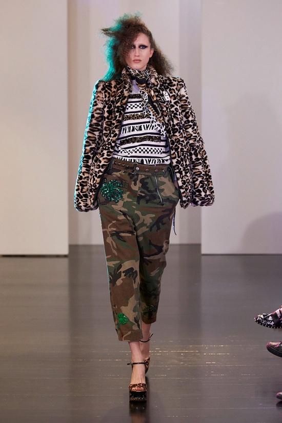 Marc-Jacobs-Resort-2017-Runway-Show12