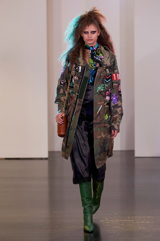 Marc-Jacobs-Resort-2017-Runway-Show14