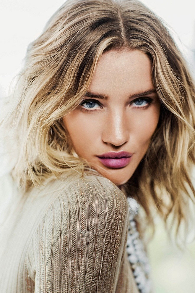 Rosie-Huntington-Whiteley-Vogue-Thailand-July-2016-Cover-Editorial03