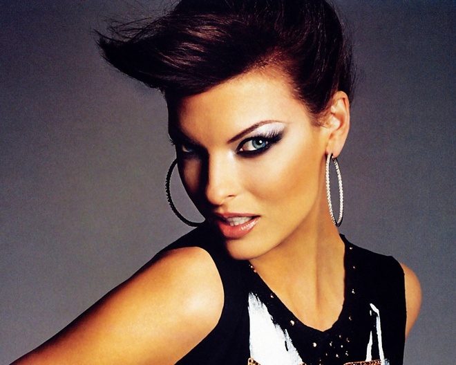 linda-evangelista-3 192359-1280x1024