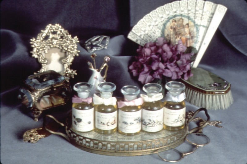 1886 LITTLE DOT parfemi