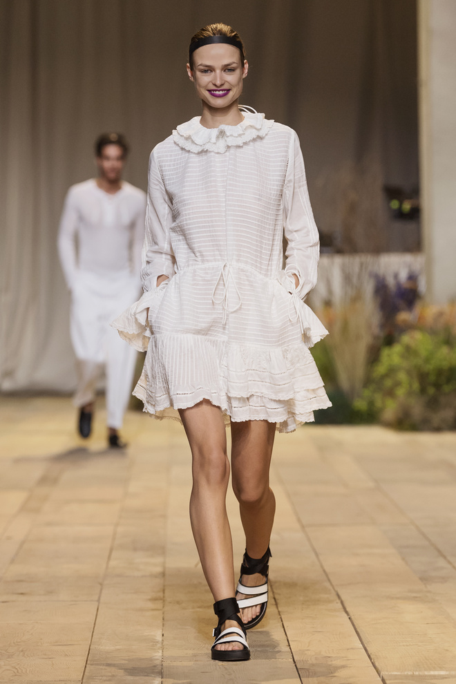 01 hm studio ss17 runway gigi hadid