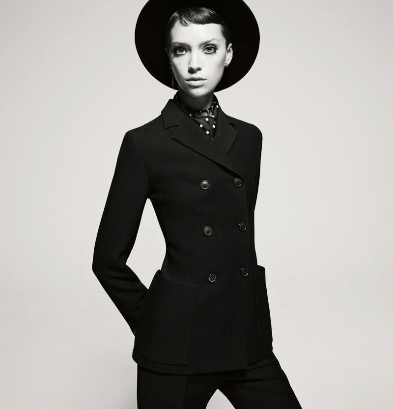 Loane Normand Model01